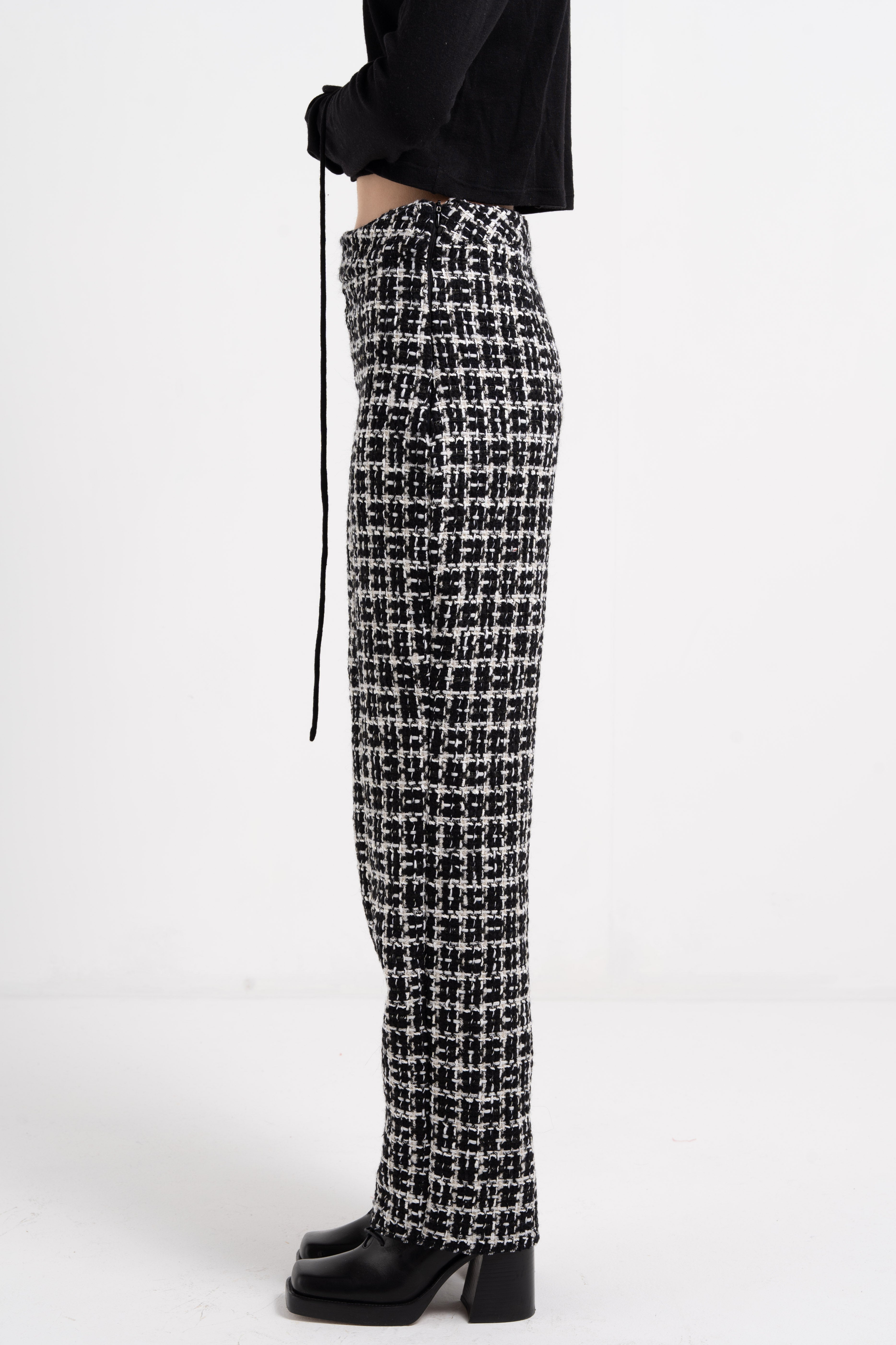 BLACK AND WHITE HIGH WAIST DARTED TROUSERS image 1