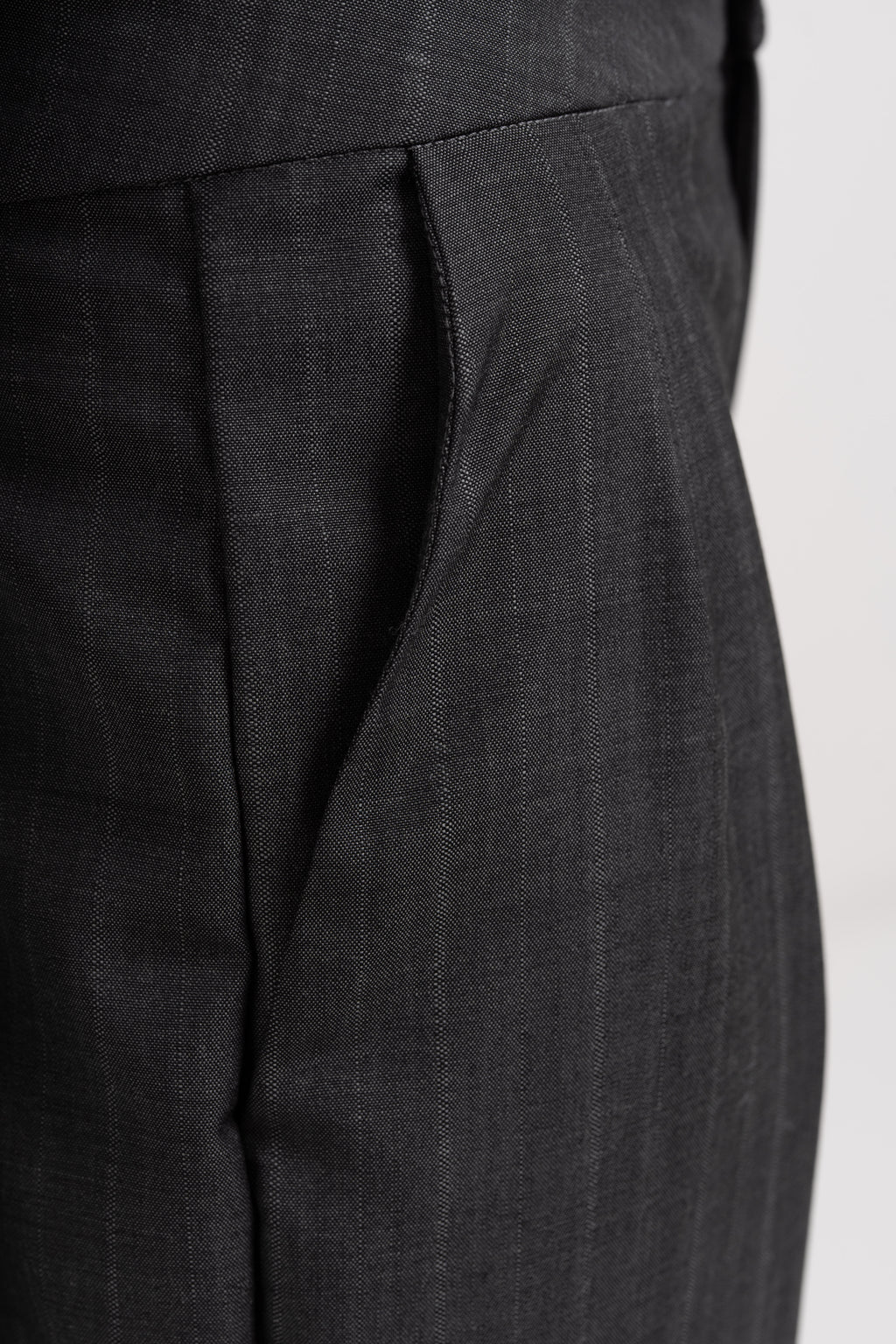 HIGH WAIST TROUSERS WITH PLEATS image 6