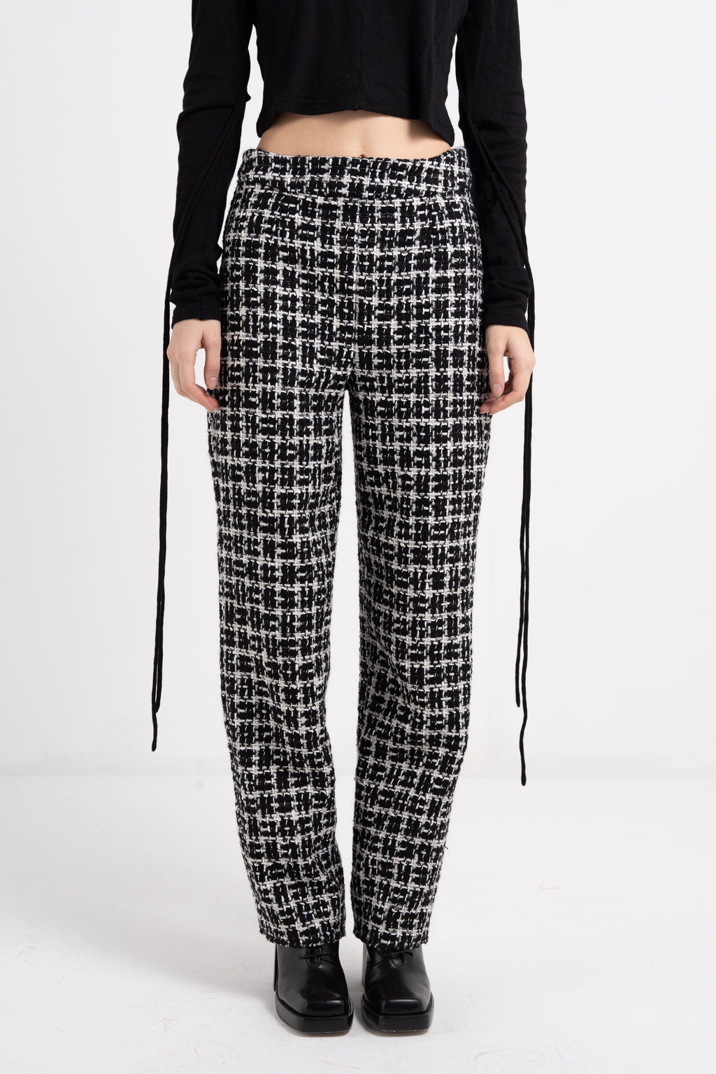 BLACK AND WHITE HIGH WAIST DARTED TROUSERS image 0