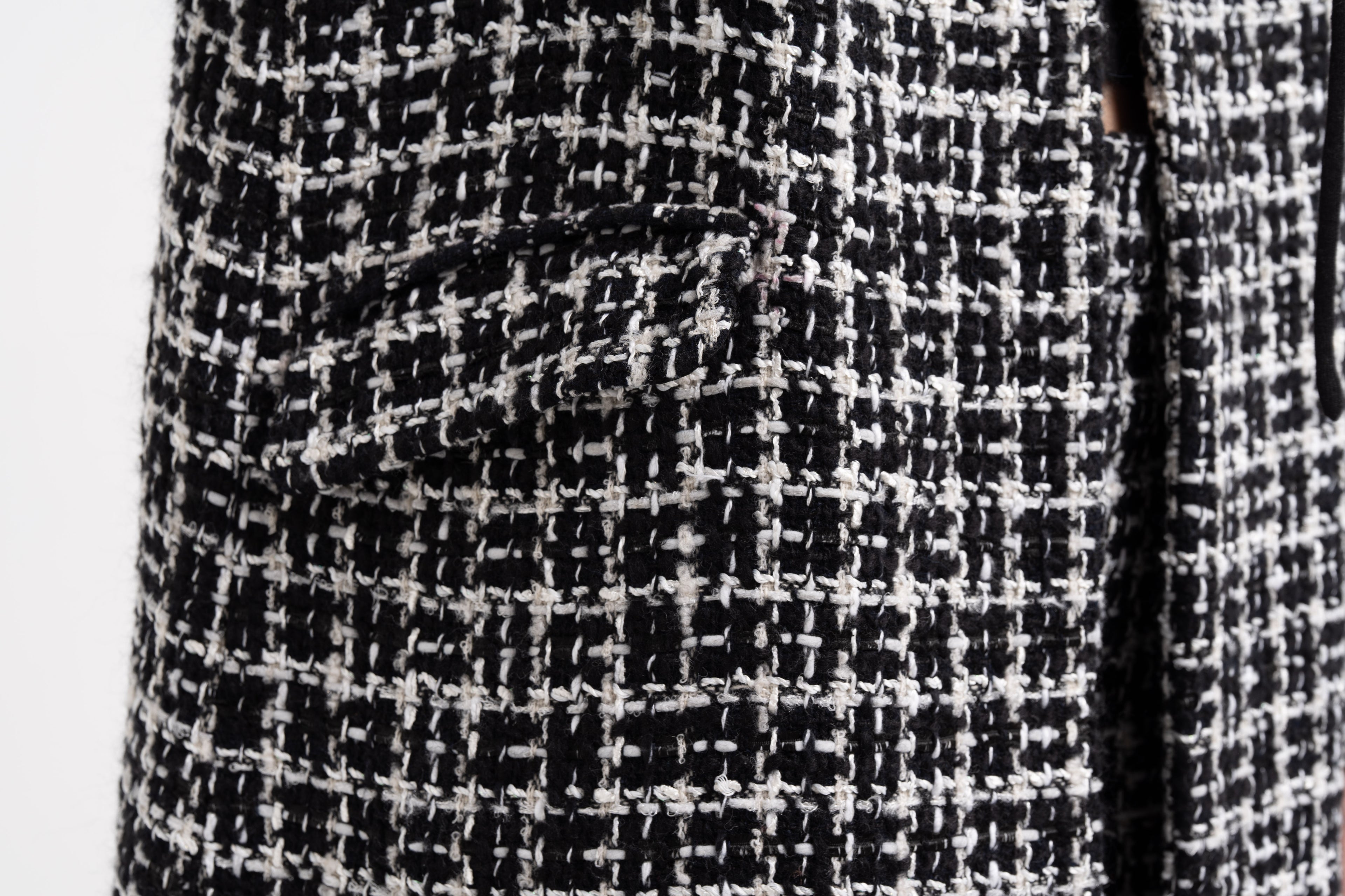 LONG COAT WITH TAILORED COLLAR image 3