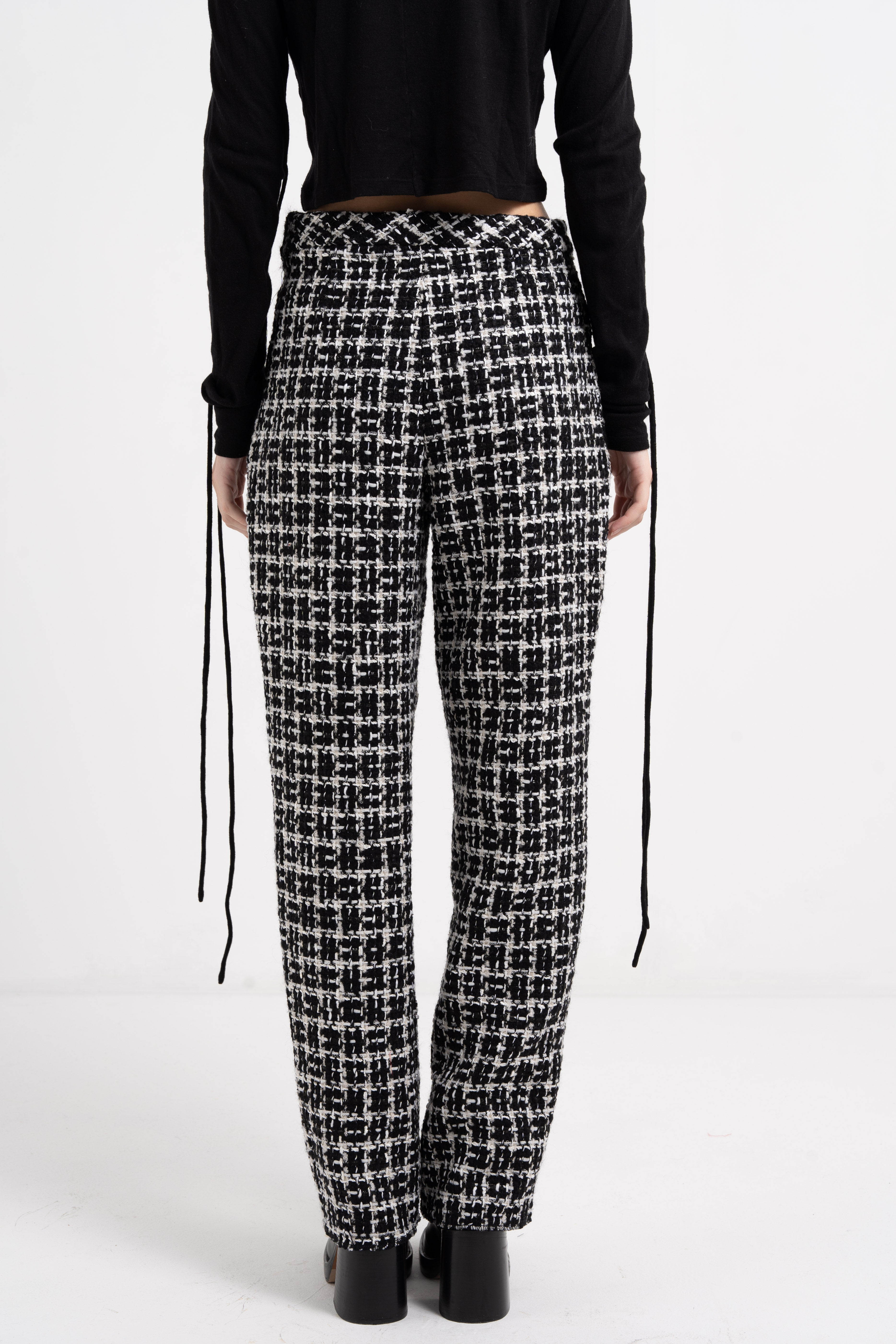 BLACK AND WHITE HIGH WAIST DARTED TROUSERS image 2