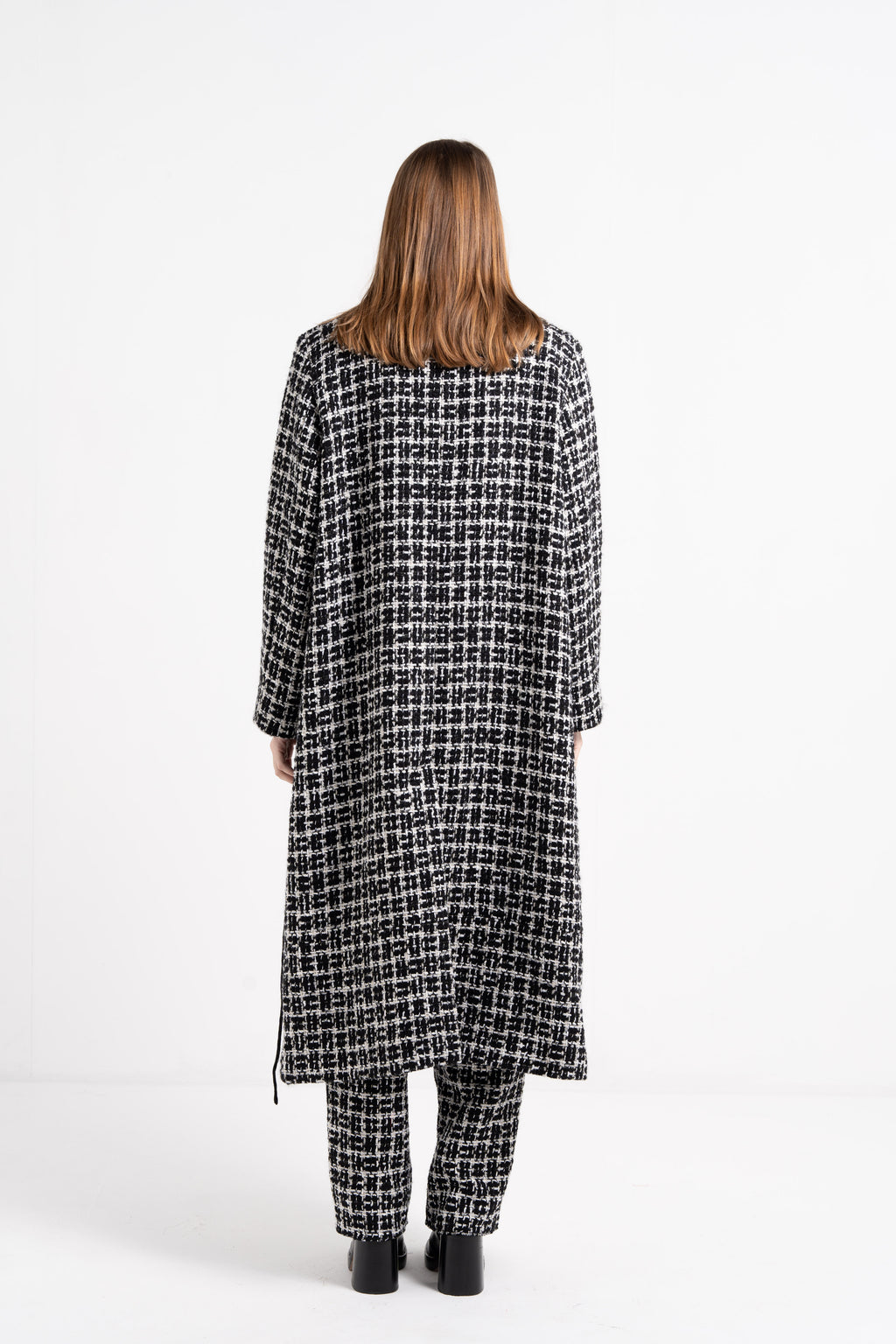LONG COAT WITH TAILORED COLLAR image 2