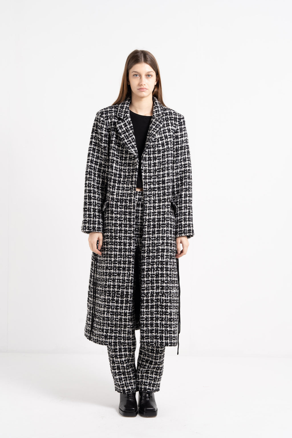 LONG COAT WITH TAILORED COLLAR image 0