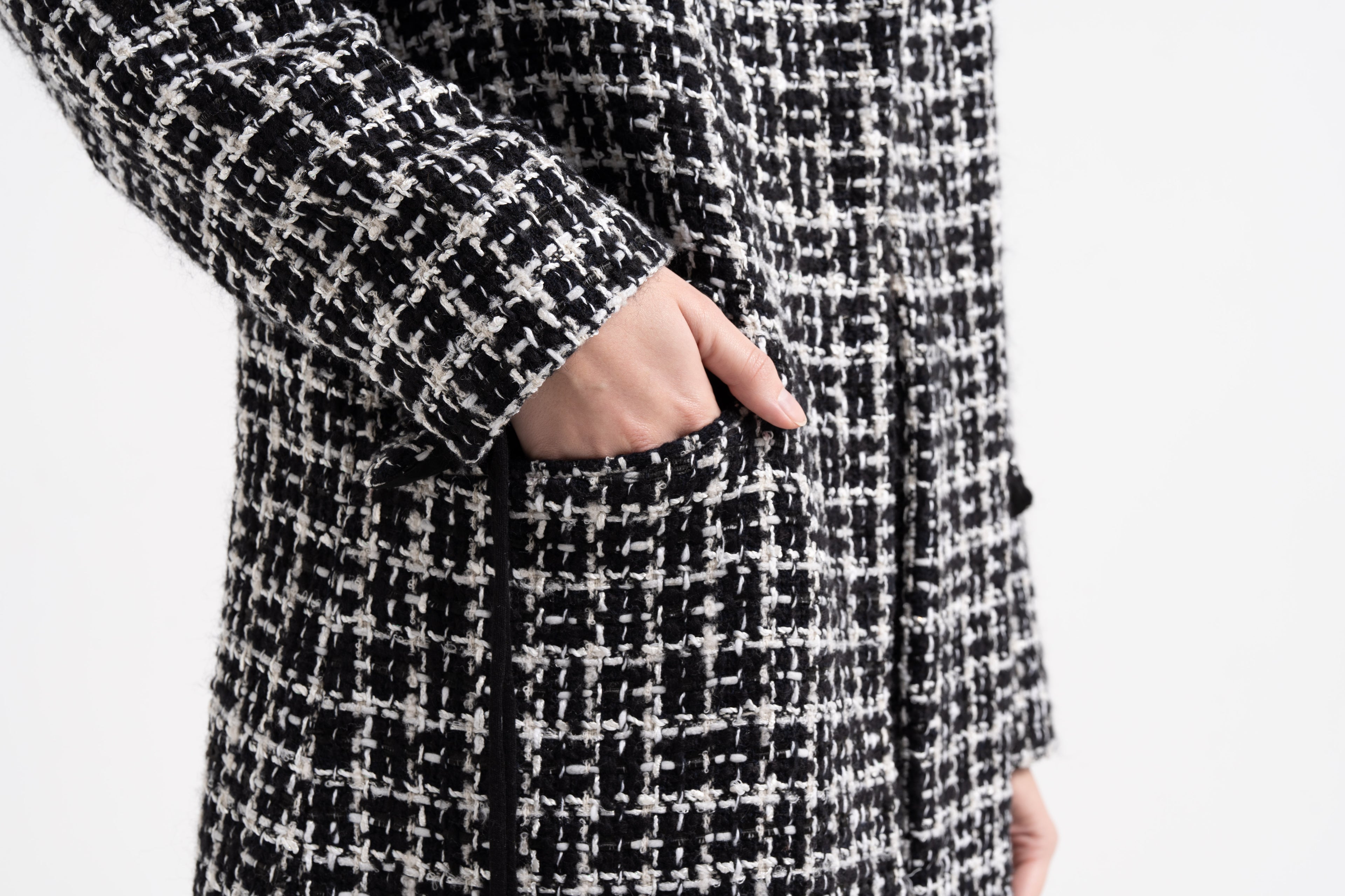 LONG COAT WITH TAILORED COLLAR image 1